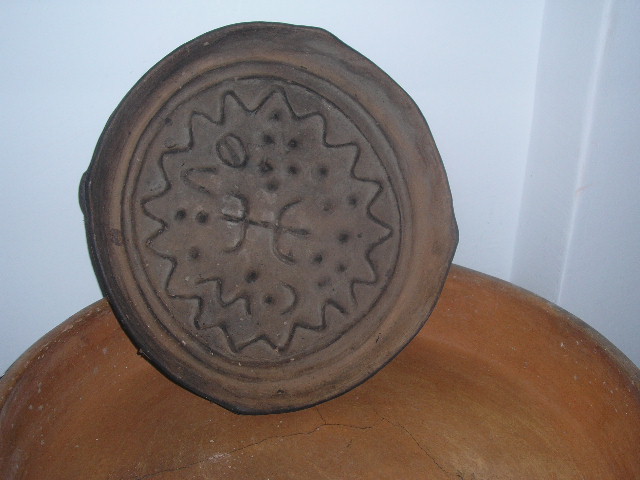 Exposition poterie (Ait Smail, Mars 2008) P1010043