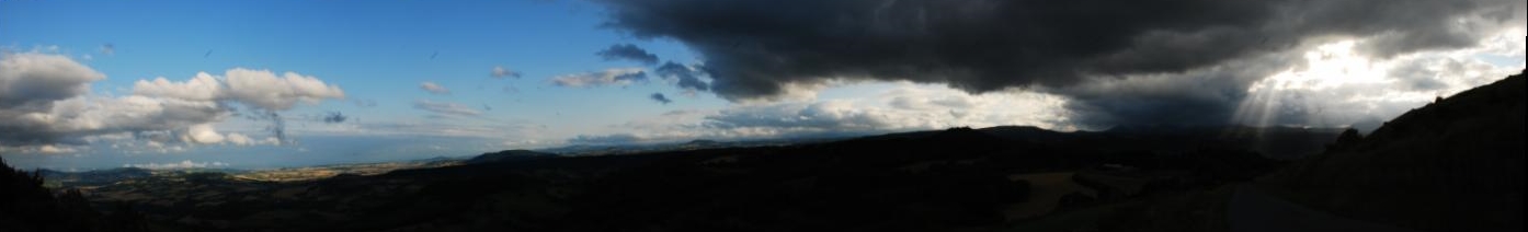 coucher de soleil depuis le plateau de Gergovie Pano10