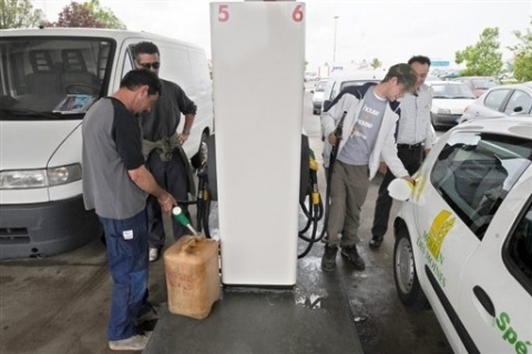 Hausse du prix de l'essence:le mcontentement dans le monde Photo_13