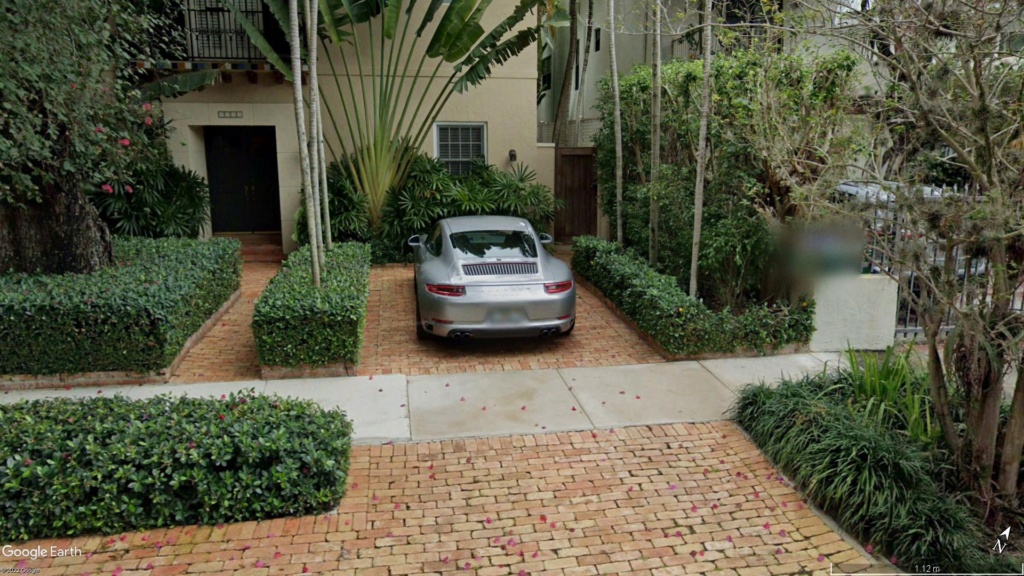 STREET VIEW : belles voitures (Monde) - Page 44 911_ca10