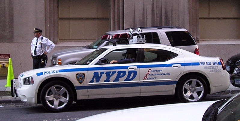 dodge charger de la police de New York - Page 4 Nypd1613