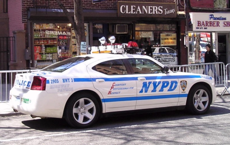 dodge charger de la police de New York - Page 4 Nypd1712