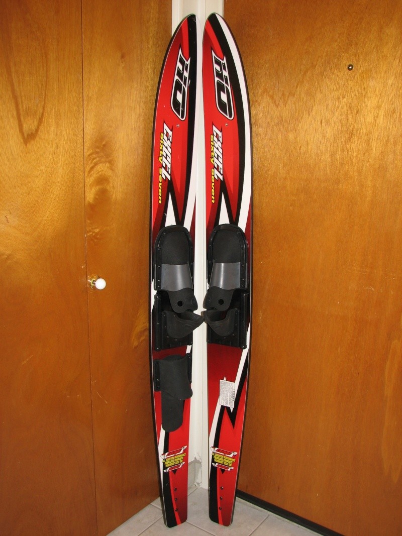 Recherche skis, Wake Board, tubes, Wet Suit et accessoires Ski_et33