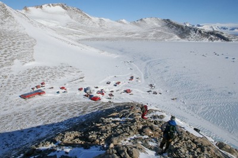 DEFI COLLECTIF : à la recherche des stations scientifiques de l'Antarctique avec Google Earth - Page 6 Image_11