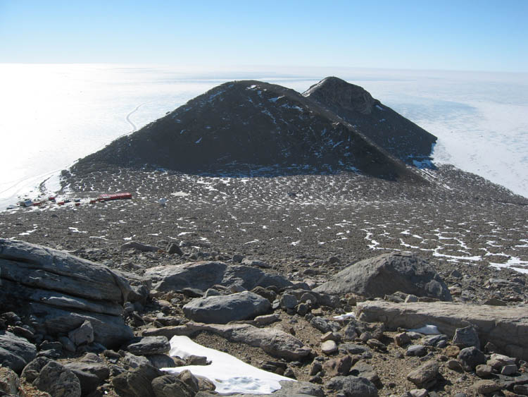 DEFI COLLECTIF : à la recherche des stations scientifiques de l'Antarctique avec Google Earth - Page 6 Troll_12