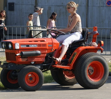 Les Tracteurs que je rencontre Kubota10