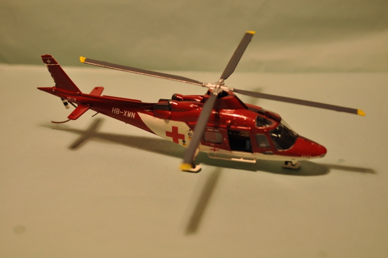 Agusta A-109 K2 de la REGA 1/72 Revell Dsc_0310
