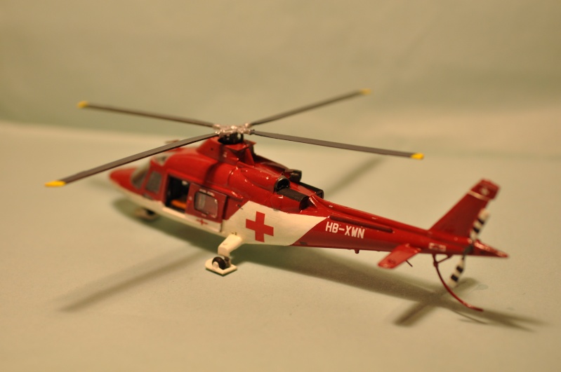 Agusta A-109 K2 de la REGA 1/72 Revell Dsc_0313