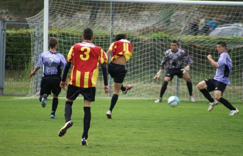 FC MARTIGUES B // DH MEDITERRANEE - Page 11 Coupe-12