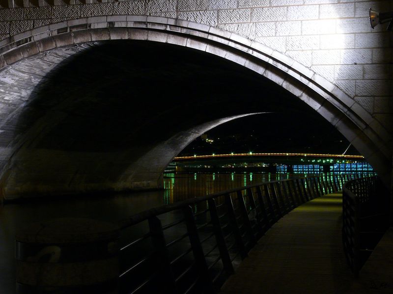 Pont Lyonnais By night (MAJ 16 05 08) Lyon_b18