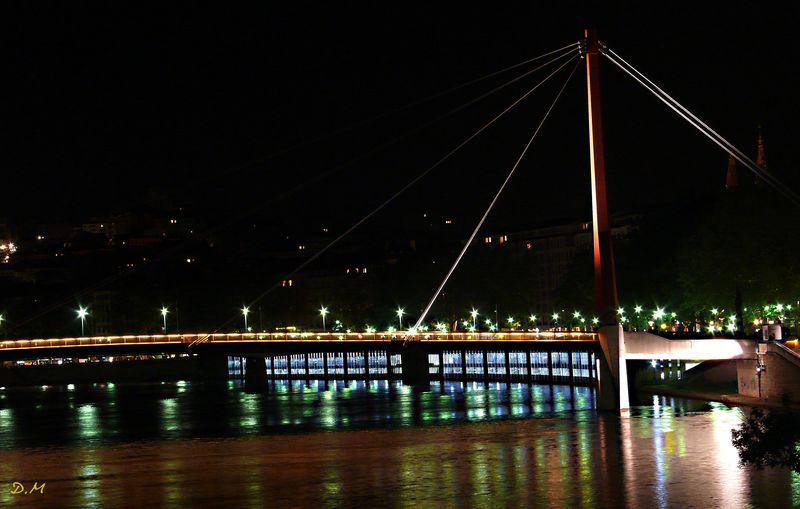 Pont Lyonnais By night (MAJ 16 05 08) Lyon_b20