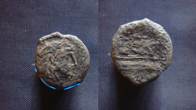 Petit bronze République romaine Hercule/galère (quadrans ?) Bronze13