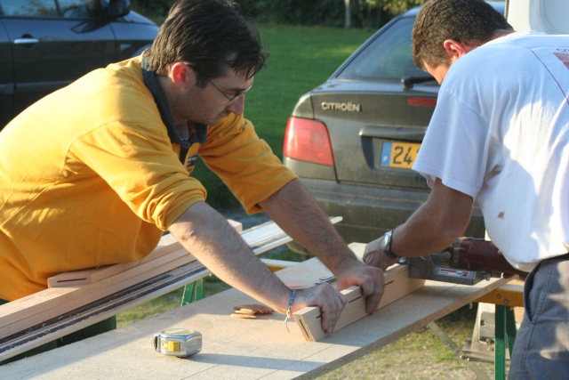 Fabrication bac de 1000L en bois par Yobo 2008_032