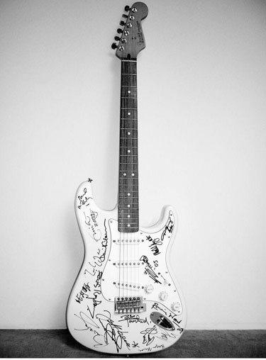La guitare la plus cher au monde. <3 Tsunam10