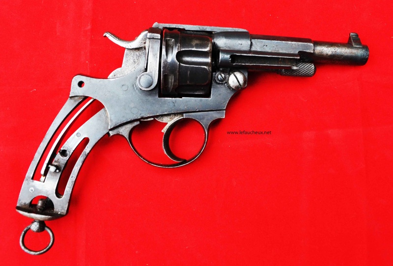 un revolver commercialisé par Lefaucheux .... mais modèle 1874 (??)  1874_111