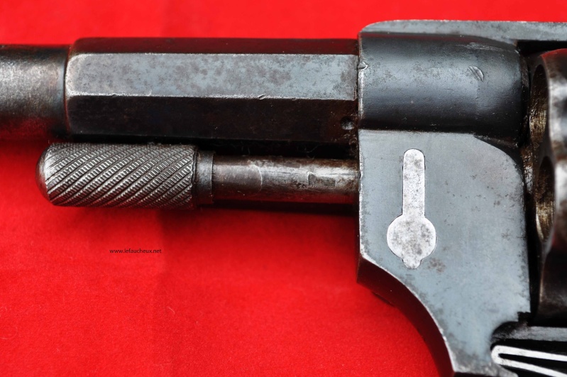 un revolver commercialisé par Lefaucheux .... mais modèle 1874 (??)  1874_610