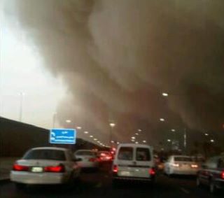   موجة غبار كثيفة تجتاح الرياض            Alasaa24