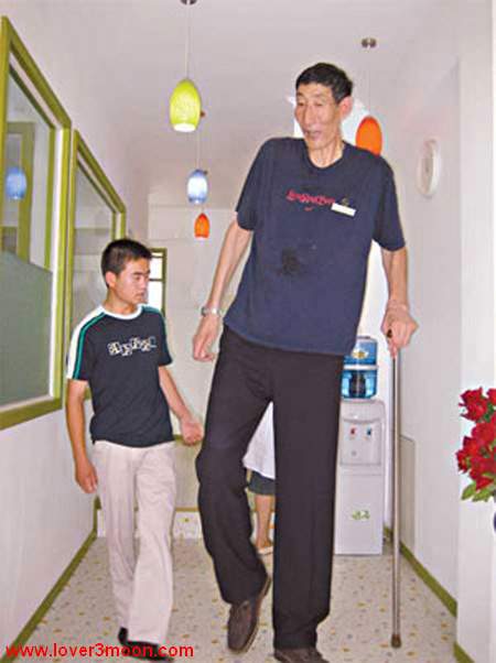 اطول الرجال في العالم 64166810