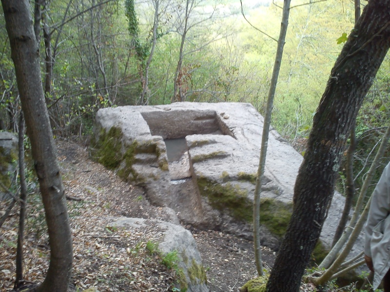 Bomarzo Pyramide Dsc00714