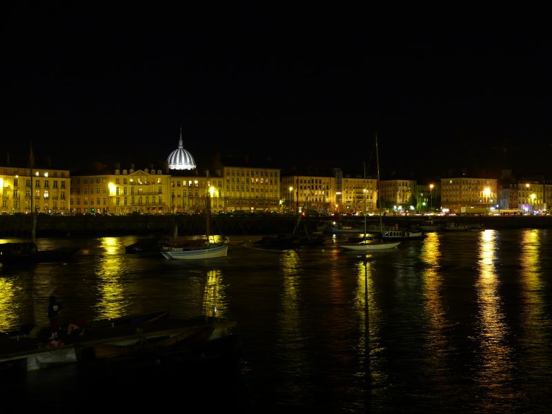 Nantes de nuit ! Feu_d_15