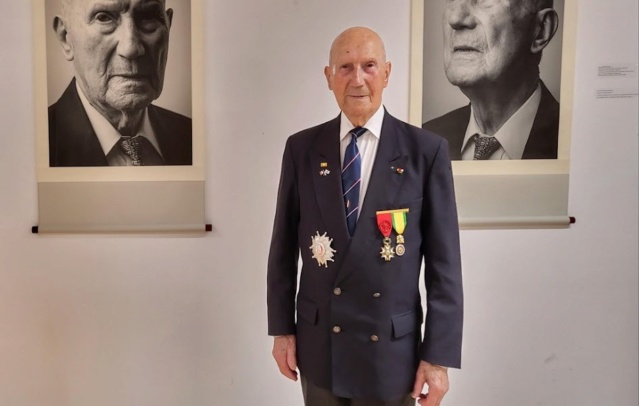 Trois parachutistes élevés à la dignité de Grand'croix de la Légion d'honneur Photo_17