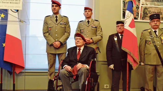  Daniel Bouwet premier sous-officier élevé à la dignité de Grand-croix de la Légion d’honneur Xvm3ee10