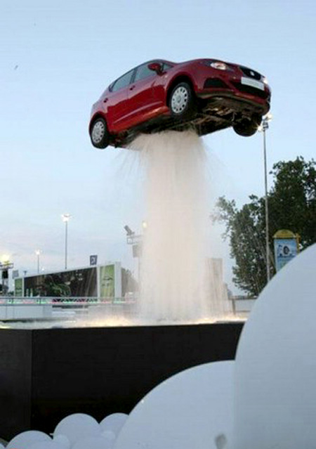 Une fontaine  Rome avec une vritable voiture. Quelque chose incroyable!!!!!!!!!!!!!!!!!!! 17_410