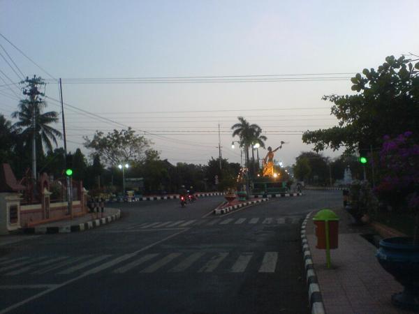 Tugu Kartini... Jl_kar10