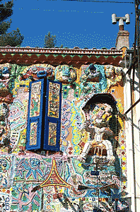 La façade aux 1000 couleurs - Pont-de-l'Étoile, Roquevaire (13) - France Facade11