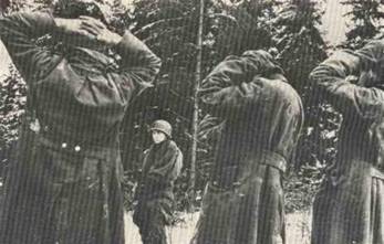 Les capotes de l’armée Allemande, portées durant la 2éme Guerre mondiale. Image019