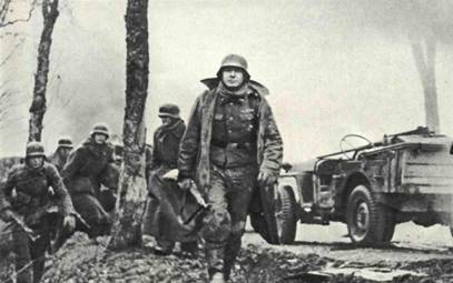 Les capotes de l’armée Allemande, portées durant la 2éme Guerre mondiale. Image020