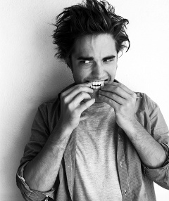Photos d'Edward Cullen et de Robert Pattinson - Page 2 Twilig10