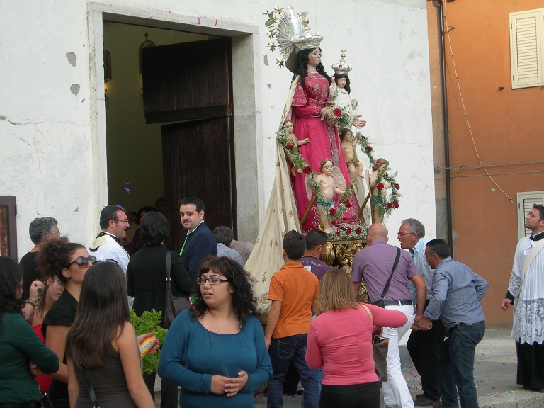Festa della Madonna del Rosario a Sellia. - Pagina 2 Dscn6010