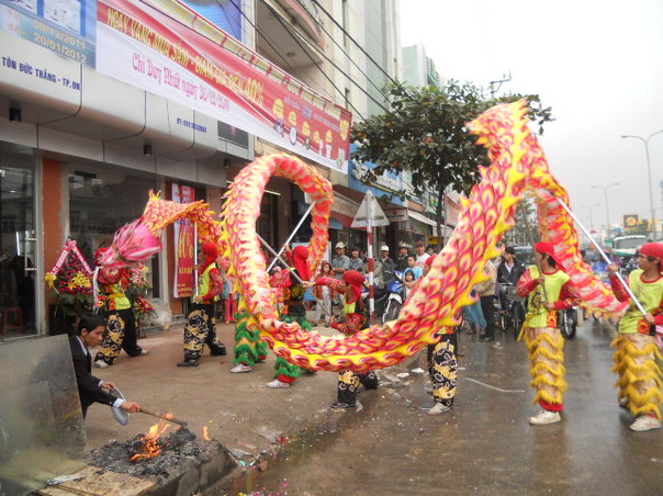 Đoàn Lân Sư Rồng Bạch Ngọc Đường - Huế ( 1 số show diễn có lưu lại hình ảnh ) Dscn3313