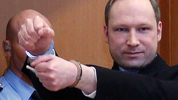 Krone, LINKE Lügen und Breivik: Der "nur" VERSUCHTE Nazi Gruß Breivi10