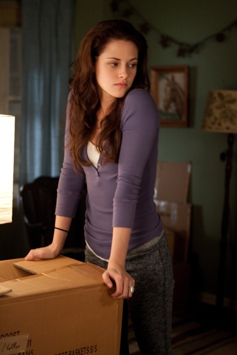 Premières images de BREAKING DAWN ... *SPOILER* - Page 4 Bella11