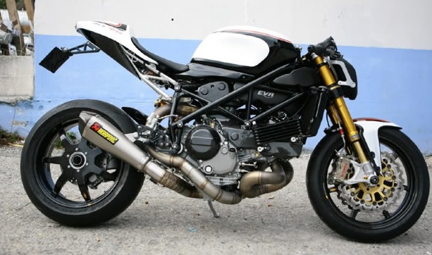 LE STREETFIGHTER : LE VRAI CAFE RACER MODERNE ? - Page 2 Pictur68