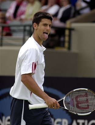 A CLOWN OF TENNIS - NOVAK DJOKOVIC ! Novak_10