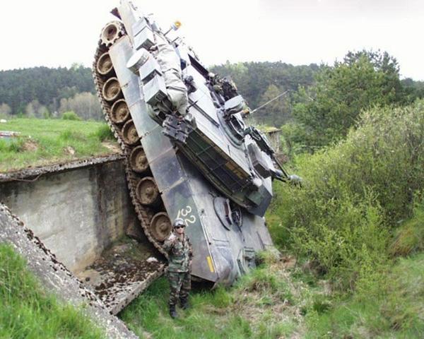 Anniversaire d'haugéranville 2012 Tank_k10