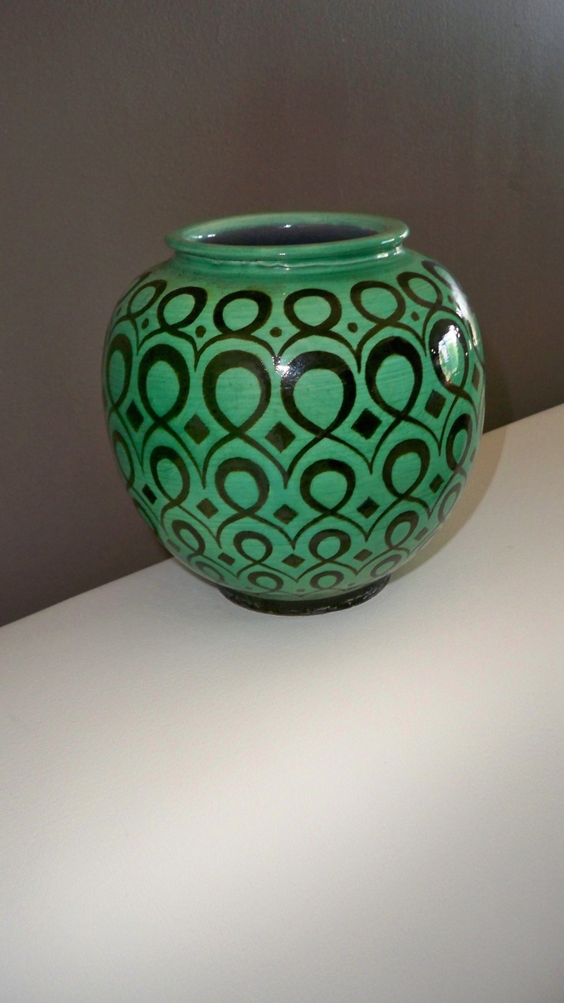 vase ancien forme boule peint signé 106_8112