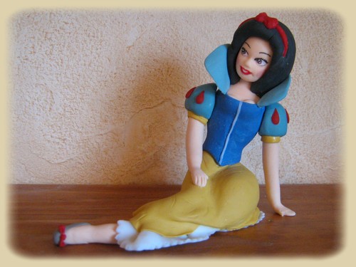Modelage Personnages Disney  "Belle" "Blanche neige" "Alice"... - Page 2 01810