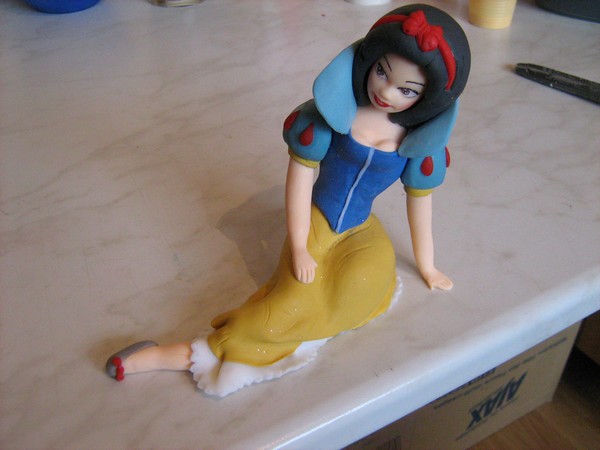 Modelage Personnages Disney  "Belle" "Blanche neige" "Alice"... - Page 2 02710