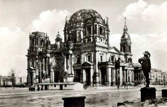 La cathédrale de Berlin ( Berliner Dom ) , nécropole de la dysnatie prussienne des Hohenzollern 12_19410