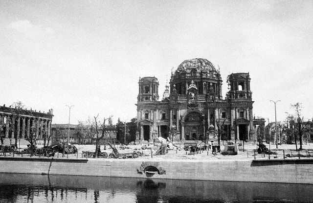 La cathédrale de Berlin ( Berliner Dom ) , nécropole de la dysnatie prussienne des Hohenzollern 14_19410