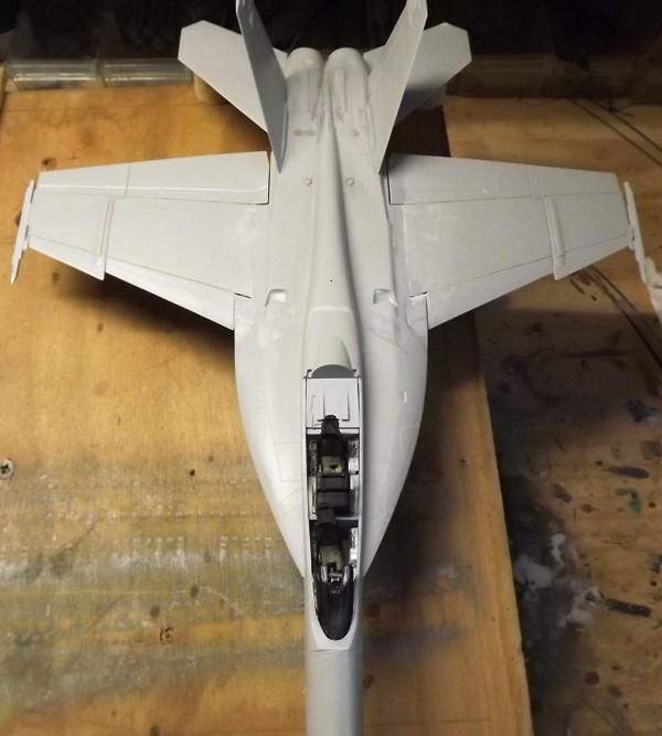 super - montage F-18 super hornet italeri F-18_m10