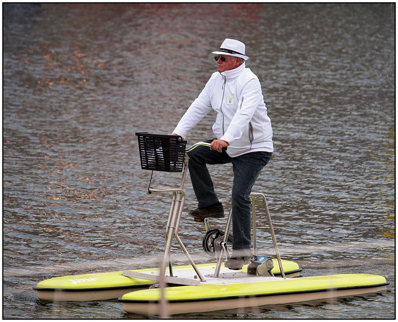 ça flotte papy ? Pedalo10