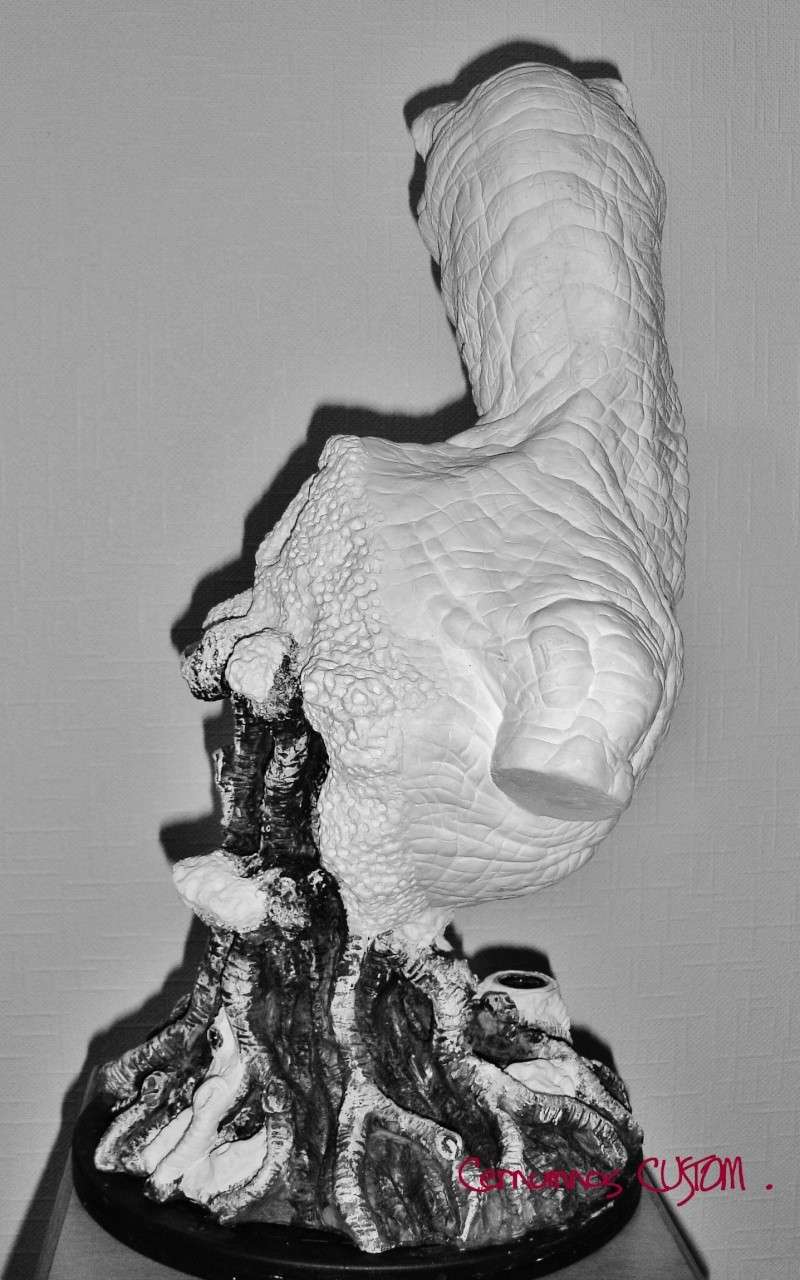 Buste résine " Vélociraptor " de Jurassic parc . Dsc01915