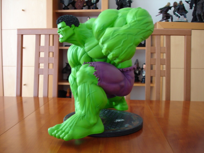 Custom d'un Hulk attakus et paint complet . Dsc02050
