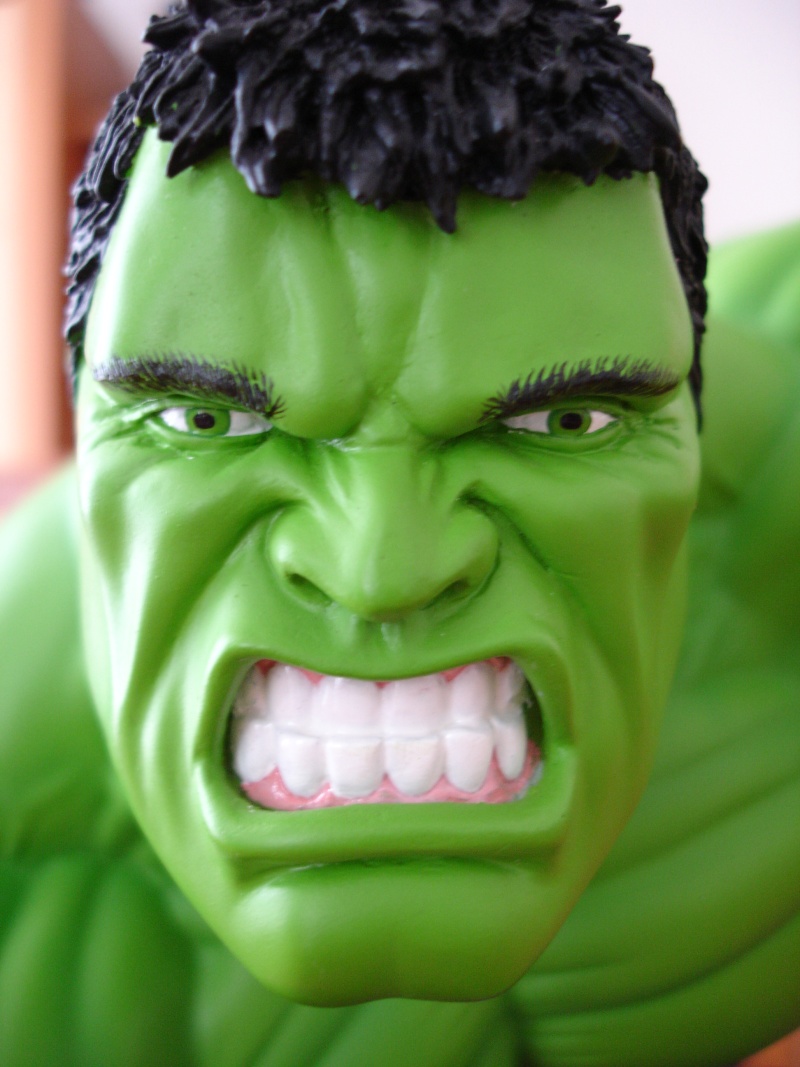 Custom d'un Hulk attakus et paint complet . Dsc02053