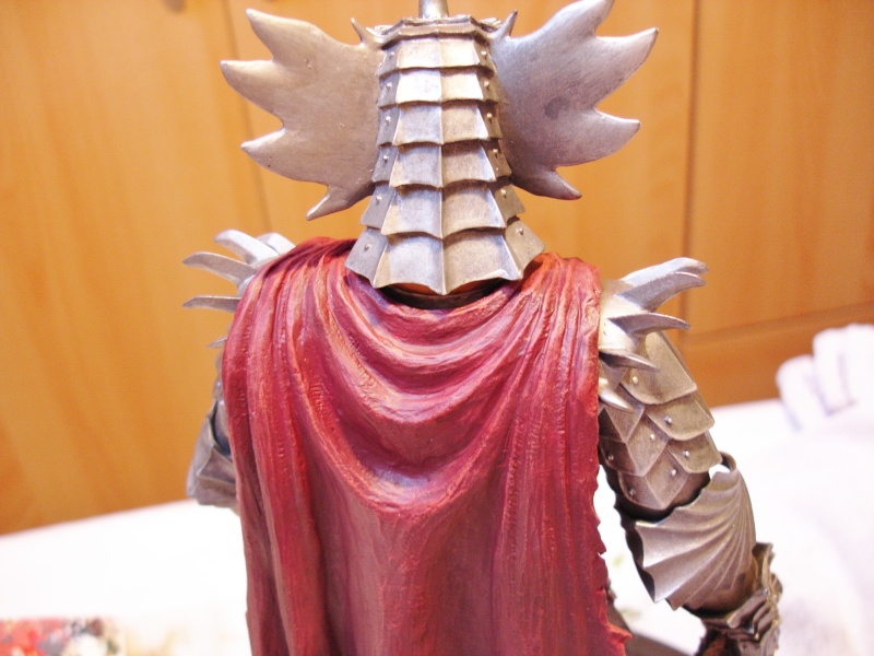 Restauration d'une statue " Berserk " du manga du même nom . Dsc03523